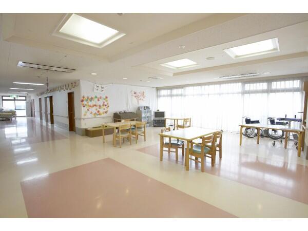 特別養護老人ホーム 摂津いやし園（常勤）の准看護師求人メイン写真3