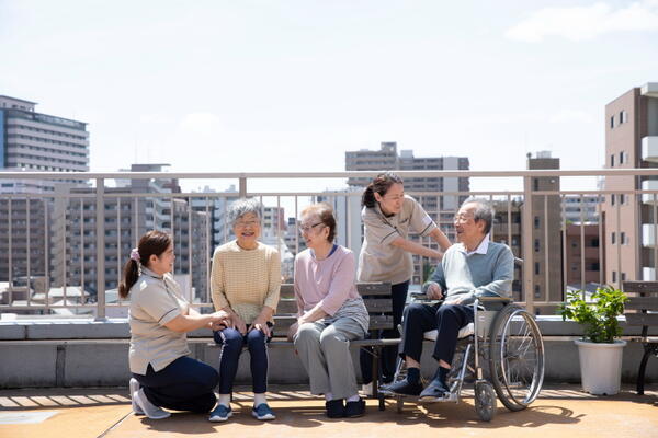 有料老人ホーム　エクセルシオール横浜阪東橋（生活相談員/常勤）の社会福祉士求人メイン写真1