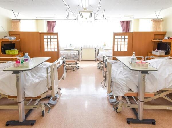 木津屋橋武田病院　介護医療院（常勤）の介護職求人メイン写真1