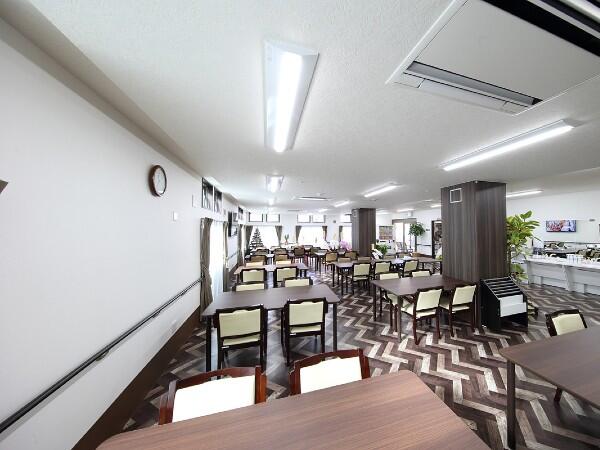 介護付有料老人ホーム れんげハイツ井高野（パート）の介護職求人メイン写真2