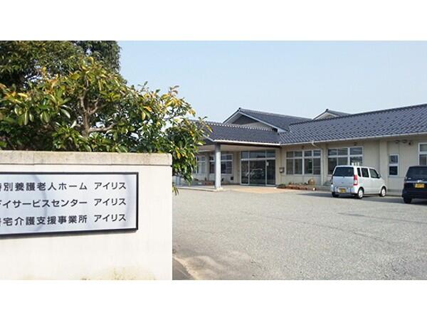 特別養護老人ホームアイリス（常勤）の介護職求人メイン写真1
