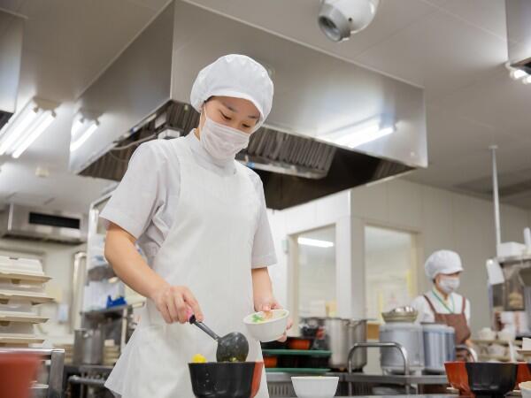 昭栄化学工業（厨房/パート）の調理補助求人メイン写真1