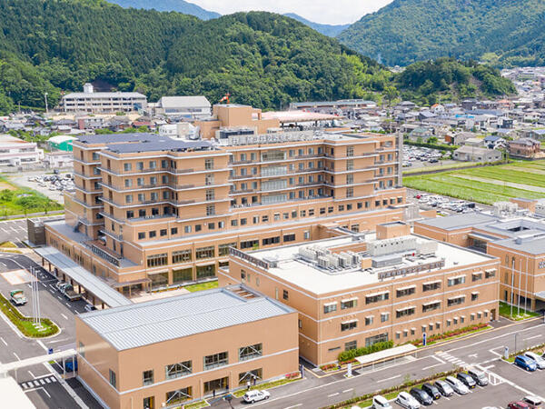 兵庫県立丹波医療センター（臨時的任用職員/常勤）の社会福祉士求人メイン写真1