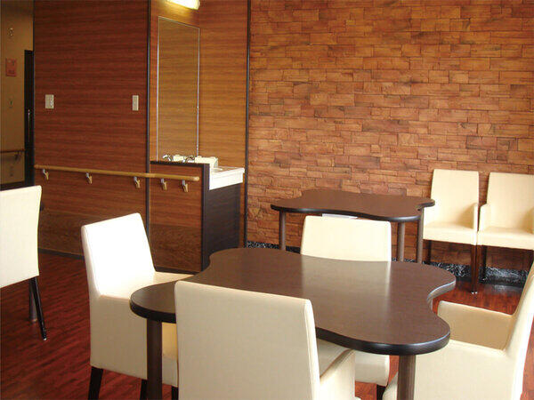 介護付有料老人ホーム 花咲浜寺（パート） の准看護師求人メイン写真2