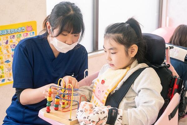 通所運動療育 アットスクール調布（常勤）の作業療法士求人の写真