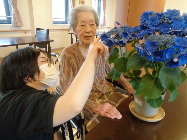 介護付き高齢者向け住宅えみあす二木成（常勤）の介護職求人メイン写真5