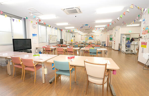 村上華林堂病院（通所リハ/常勤）の介護福祉士求人メイン写真2