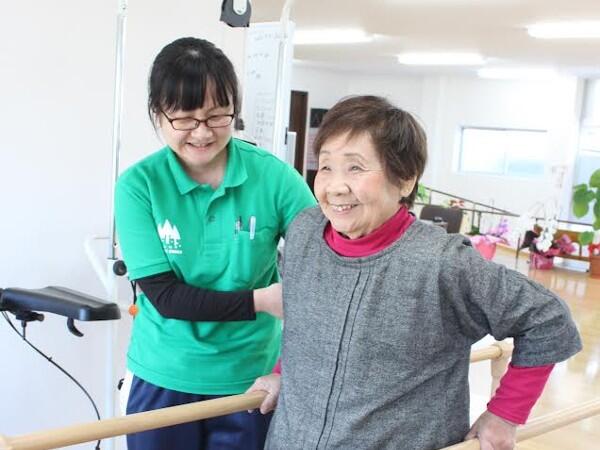 リハビリ倶楽部楽（生活相談員/常勤）の精神保健福祉士求人の写真