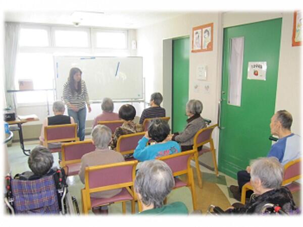 特別養護老人ホームオレンジ荘（パート）の介護福祉士求人メイン写真2