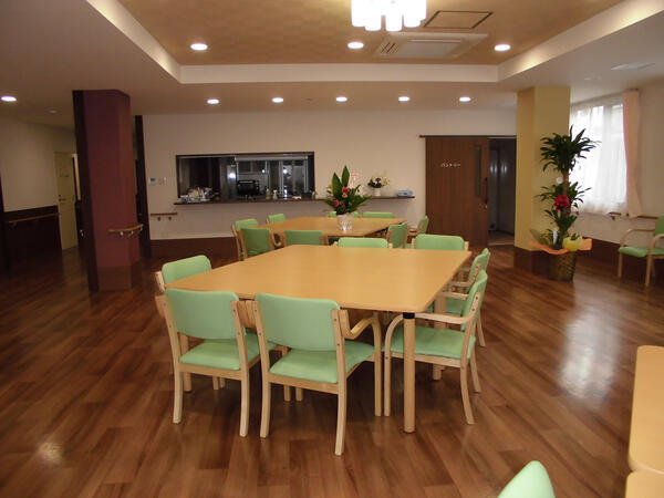 プラチナ・シニアホーム武蔵村山（正社員）の准看護師求人メイン写真4