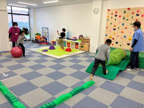 くろわーる療育園 愛子駅前（児童指導員/パート）の支援員求人の写真