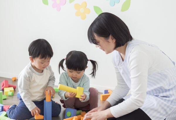 地域支援保育 アットキッズ大倉山（パート）の調理師/調理員求人の写真