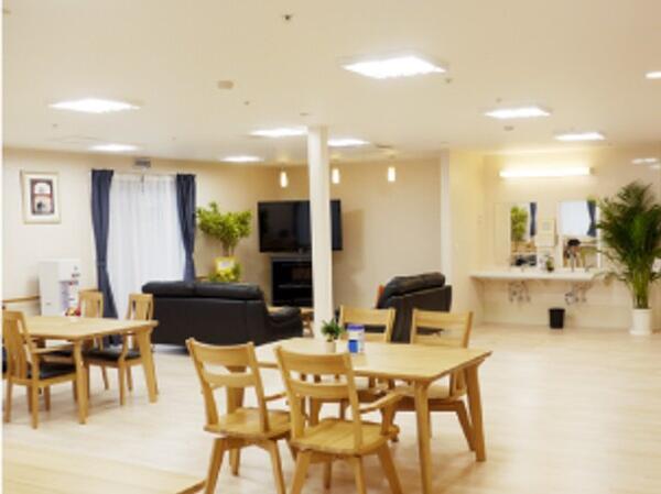 住宅型有料老人ホーム アローホームかやづ（常勤）の介護福祉士求人メイン写真2