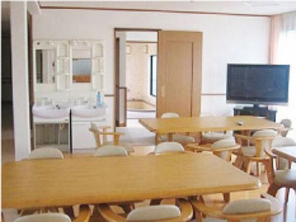 住宅型有料老人ホーム アローホーム春日（常勤）の介護福祉士求人メイン写真2