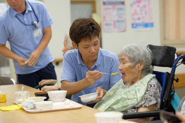 介護老人保健施設信成苑（契約職員/常勤）の介護職求人メイン写真3