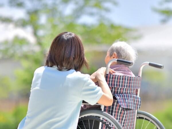 住宅型有料老人ホーム いろりのお家（パート）  の准看護師求人の写真