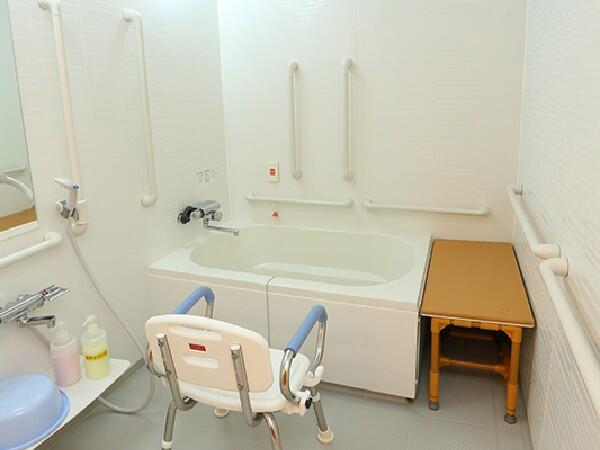 ナーシングホームらもーれ星ヶ丘東（正社員）の准看護師求人メイン写真5