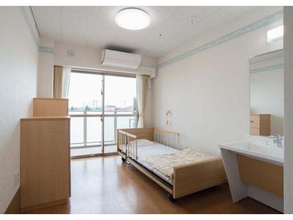 特別養護老人ホーム花見川フェニックス（常勤）の介護職求人メイン写真2