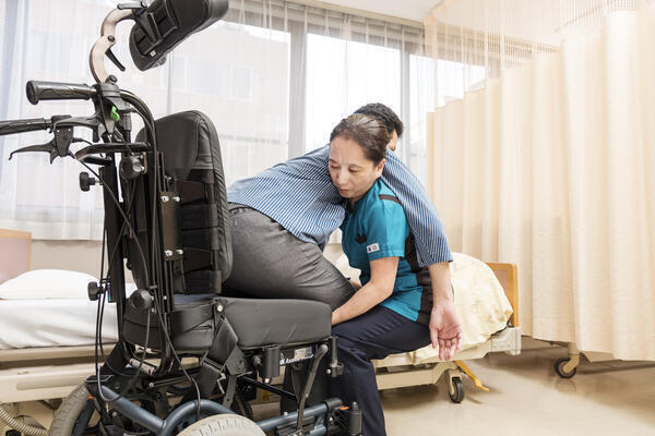 鶴巻温泉病院（メディカルアシスタント/常勤）の看護助手求人メイン写真3