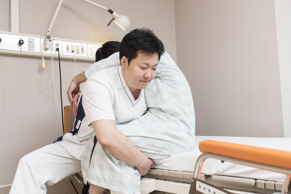鶴巻温泉病院（メディカルアシスタント/常勤）の看護助手求人メイン写真2