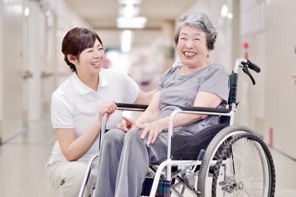 サービス付き高齢者住宅　至福の咲楽（常勤）の介護職求人メイン写真1