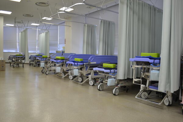 平塚胃腸クリニック（内視鏡洗浄/パート）の看護助手求人メイン写真2