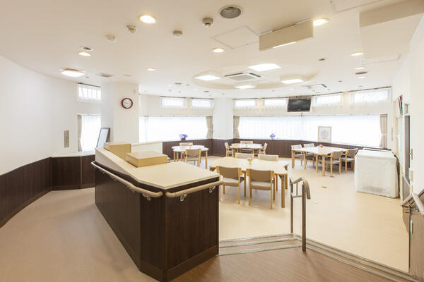 介護付き有料老人ホーム ドーミー北綾瀬（常勤）の介護福祉士求人メイン写真3