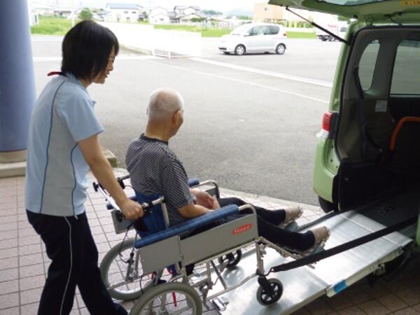 介護老人保健施設　さつき荘（常勤）の介護職求人メイン写真2