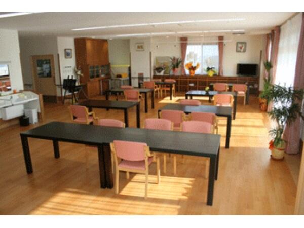 有料老人ホーム 赤いりんご（半日パート）の介護職求人メイン写真2