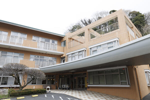 障害者支援施設 紅梅学園（生活支援員/日勤パート）の支援員求人サブ写真1