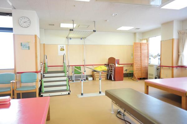 介護老人保健施設 あかしあ（夜勤専従/パート）の介護福祉士求人メイン写真4