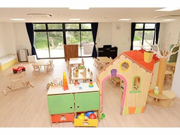 認定こども園OURS（常勤）の保育士求人メイン写真4