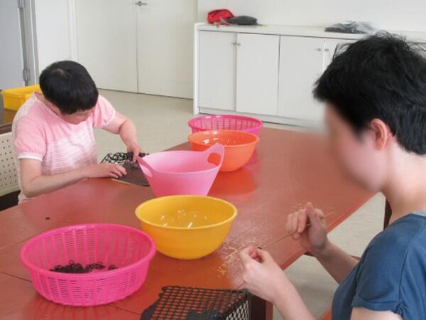 障がい者支援施設　みどり園（支援員/常勤）の介護福祉士求人メイン写真3