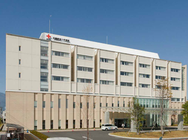 安曇野赤十字病院（常勤）の臨床検査技師求人メイン写真1