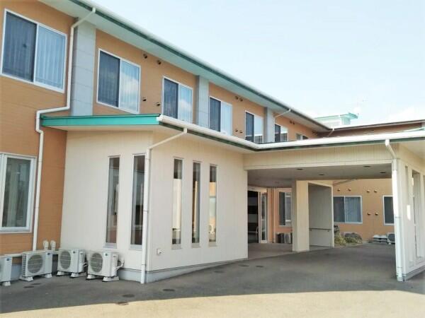 住宅型有料老人ホーム 暖ったか館直方上境（常勤）の介護福祉士求人の写真