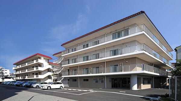 ケアハウスさん舞子神港園（契約社員/常勤）の介護職求人の写真