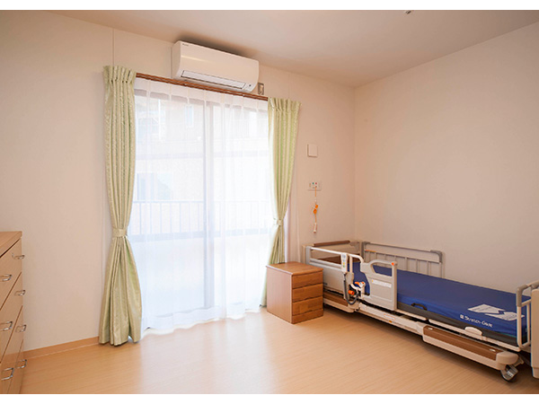 特別養護老人ホーム　氷見鶴寿苑（常勤）の介護職求人メイン写真2