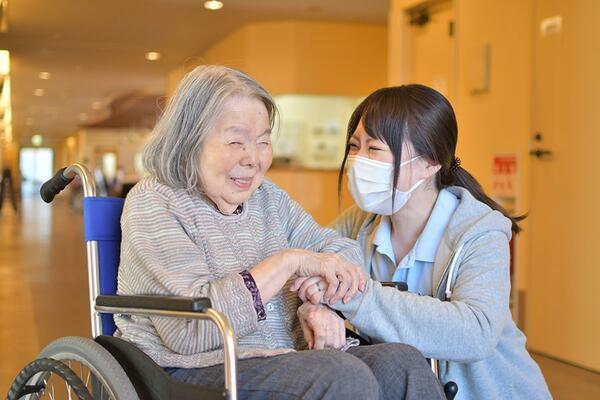 特別養護老人ホーム 有隣ホーム（パート）の介護福祉士求人の写真