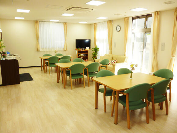 愛の家グループホーム 川口仲町（契約社員）の介護福祉士求人メイン写真3