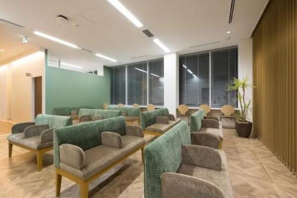 新宿スカイビル健診テラス（常勤）の看護師求人メイン写真2