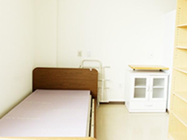 住宅型有料老人ホーム フレンドハウスさんさん（夜勤専従/パート）の介護福祉士求人メイン写真3