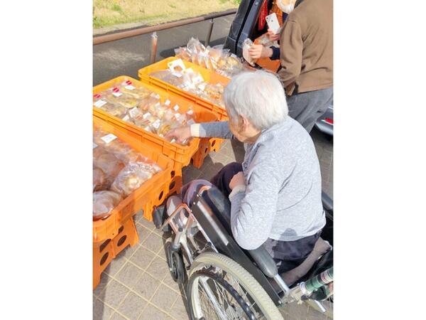 愛の家グループホーム 秦野鶴巻（正社員）の介護福祉士求人の写真