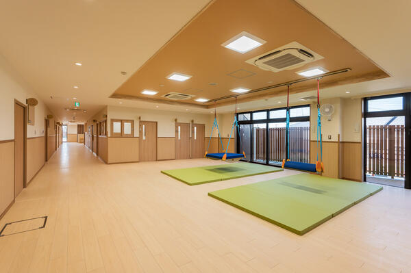 セレンディピティこどもセンター セレン学園（児童指導員/常勤）の保育士求人の写真