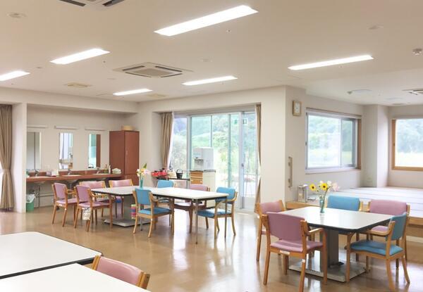 介護老人保健施設 悠々園（通所リハビリ―テーション/常勤）の介護職求人の写真