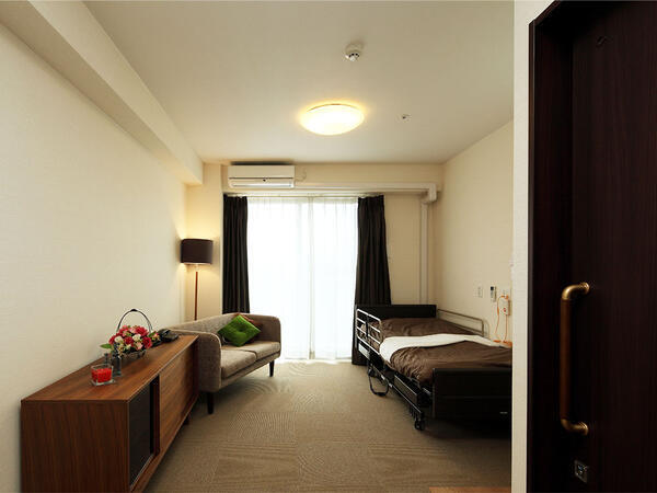 介護付有料老人ホーム チャーム東淀川豊里（週休3日も選択OK/正社員）の介護福祉士求人メイン写真2