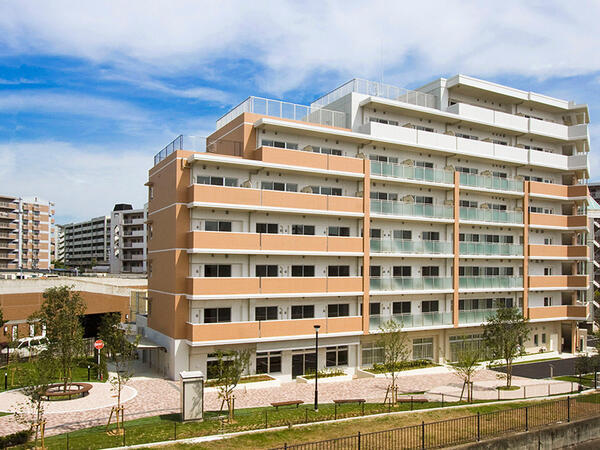 介護付有料老人ホーム チャームヒルズ豊中旭ヶ丘（常勤）の介護福祉士求人の写真