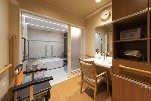 介護付有料老人ホーム チャームスイート千里津雲台（週休3日も選択OK/正社員）の介護職求人メイン写真5