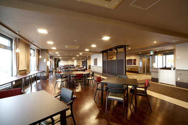 介護付有料老人ホーム チャーム奈良三郷（週休3日も選択OK/正社員）の介護職求人メイン写真3