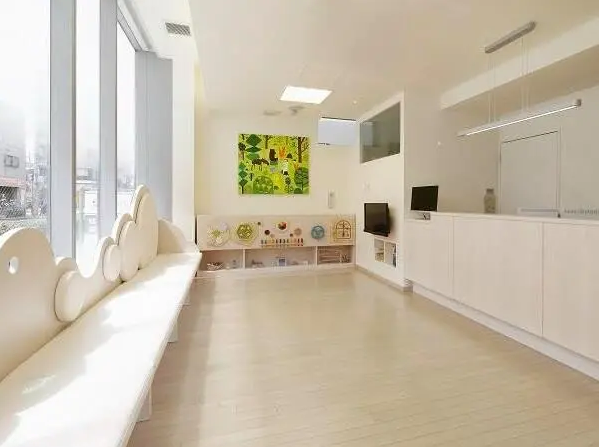 みともり子どもクリニック（パート）の看護師求人の写真