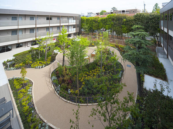 介護付有料老人ホーム チャームスイート仁川（週休3日も選択OK/正社員）の介護職求人メイン写真5